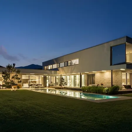 Designferienhaus Bauhausvilla Pool-park-ski Spittal an der Drau